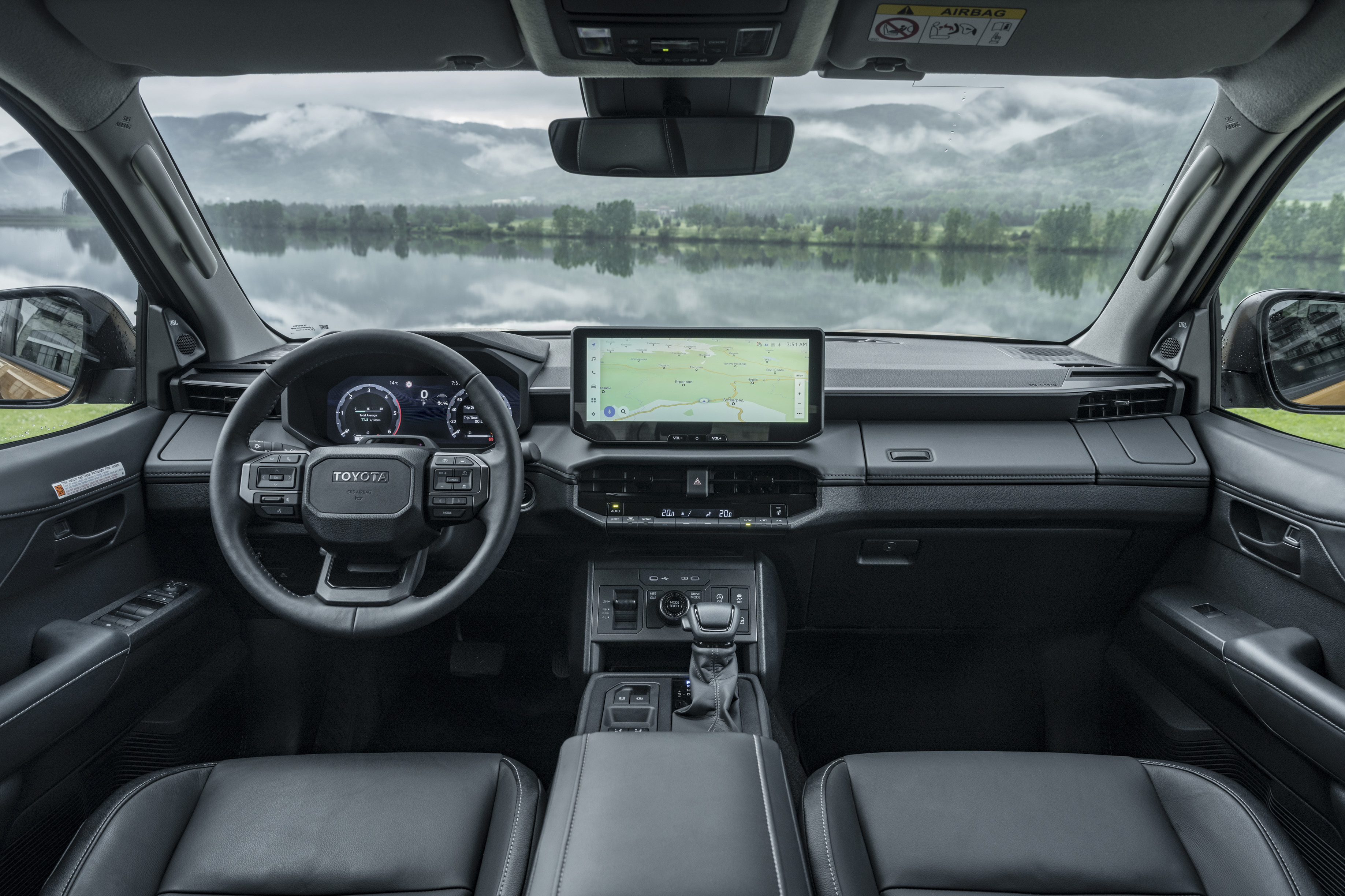 2026_hiluxhybrid48v_invincible_sulphuryellow_detail_005